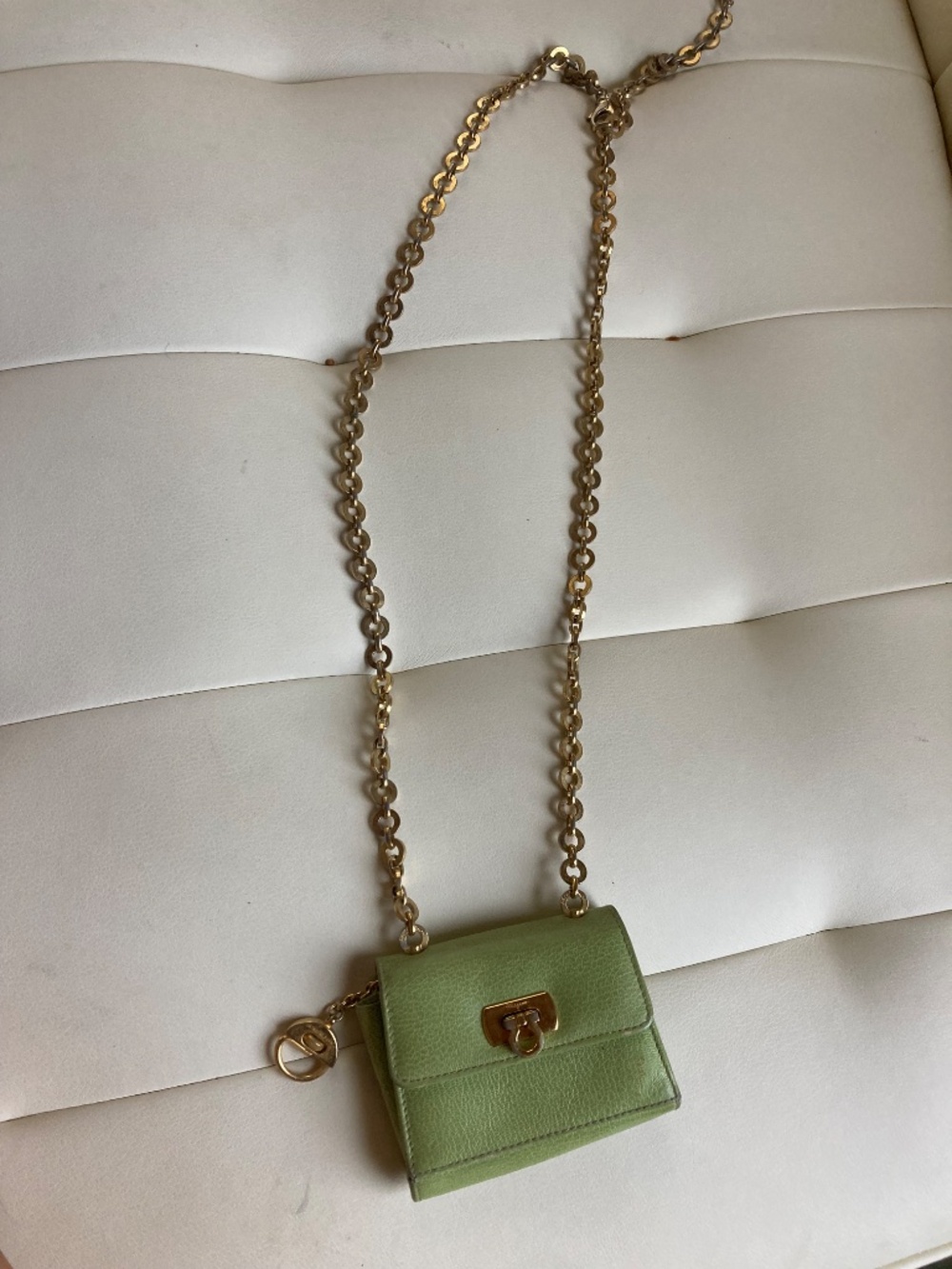 Salvatore Ferragamo CUTE tiny purse with gold chain - Picture 5 of 5